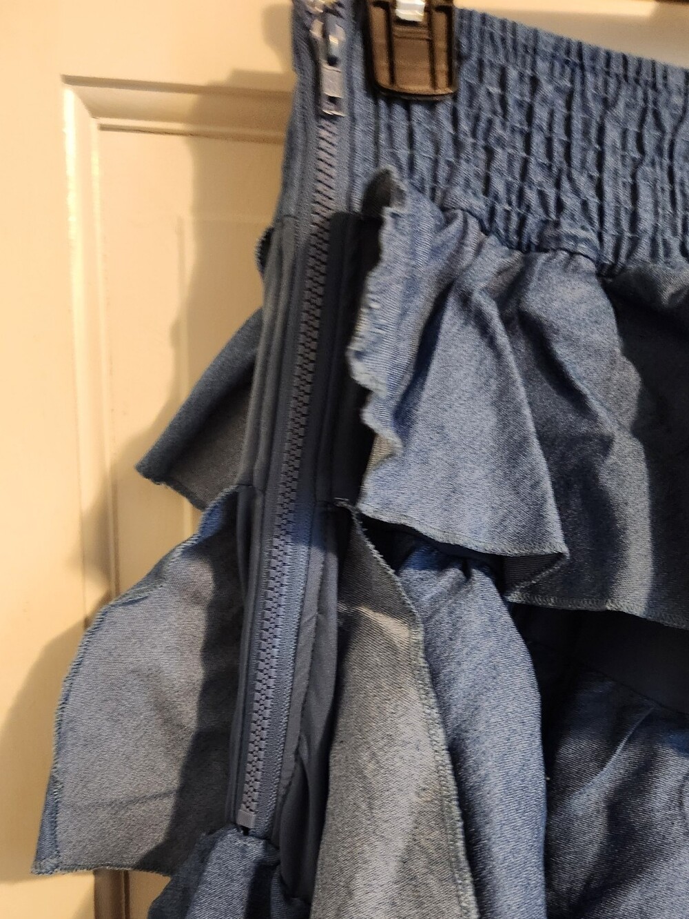 Chambray Denim Ruffled Womens Pants ,size L - Picture 4 of 4